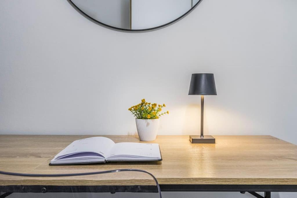 Famileisure Suites Near Policlinico & University Modena Kültér fotó